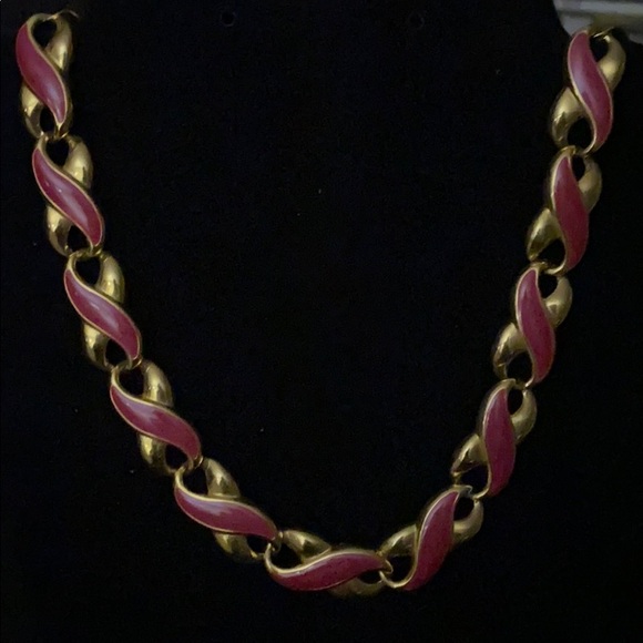 Pink and gold necklace - Picture 2 of 4